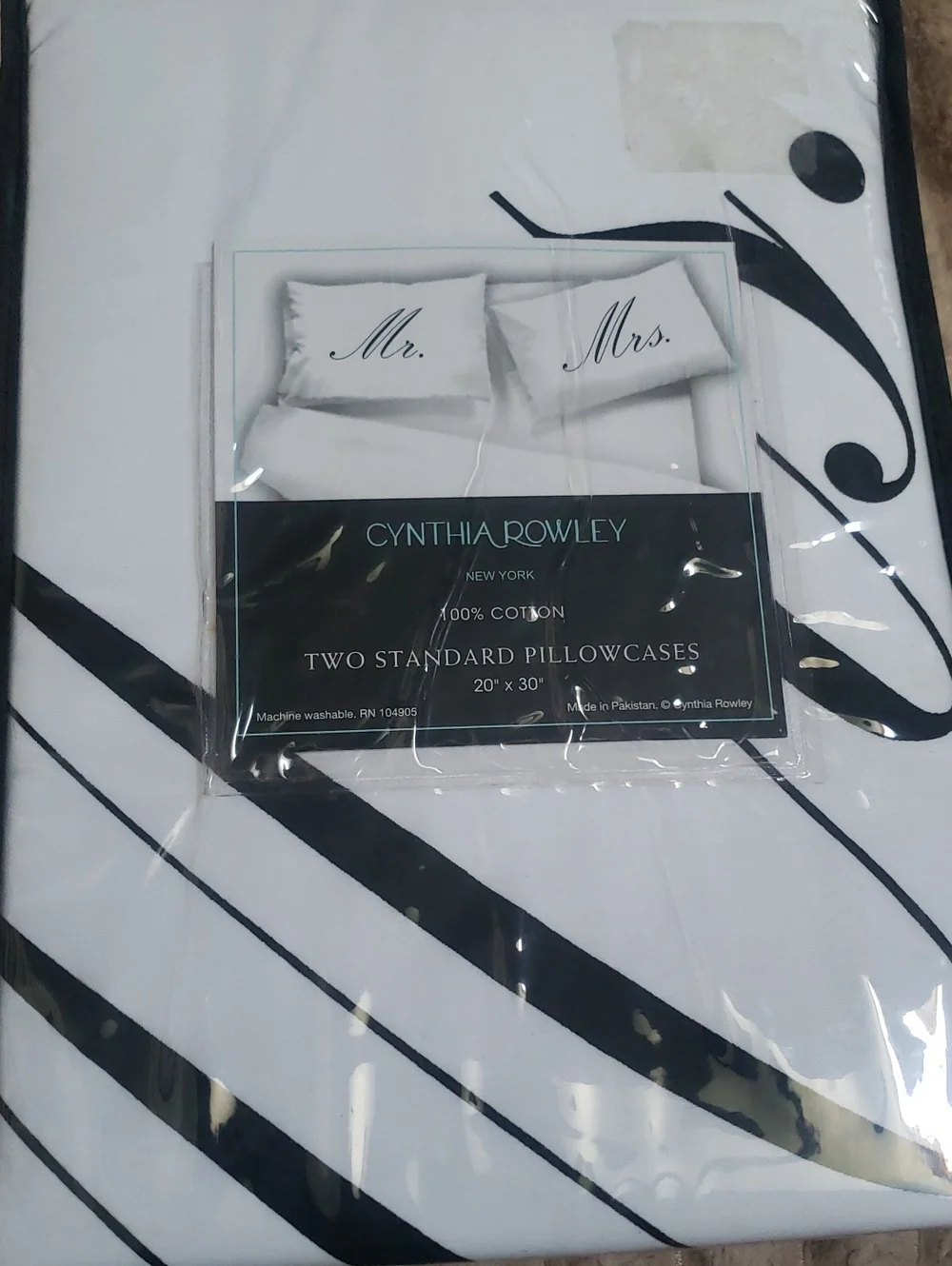 BNWT Cynthia Rowley White Pillowcases with 